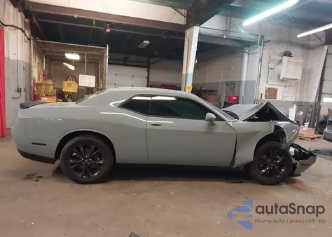 2021 Dodge Challenger Sxt Awd z USA, uszkodzony, nr VIN 2C3CDZGG3MH649967